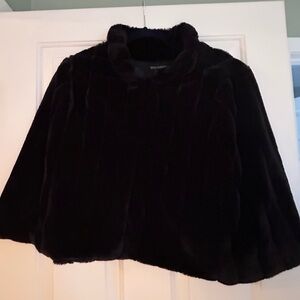 NWOT Nina Leonard Glamour Black Faux Fur Cape Size XL